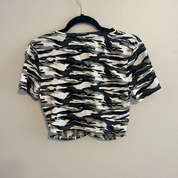 Wild Honey Twist Front Camo Crop Top - Picture 2 of 4